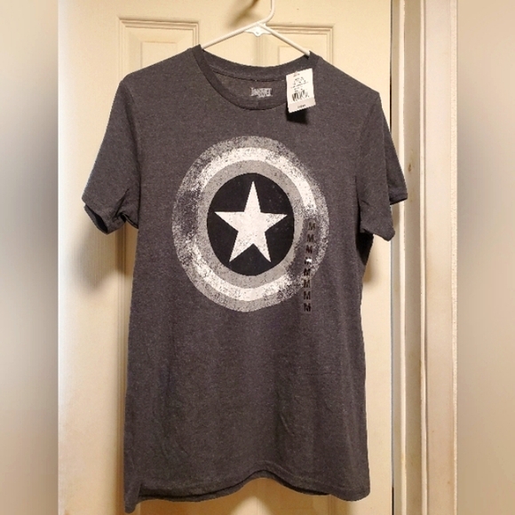 MARVEL Shirt/Medium/NEW - Picture 2 of 5